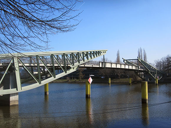 Klughafenbrücke über den Elbe-Lübeck-Kanal, Lübeck