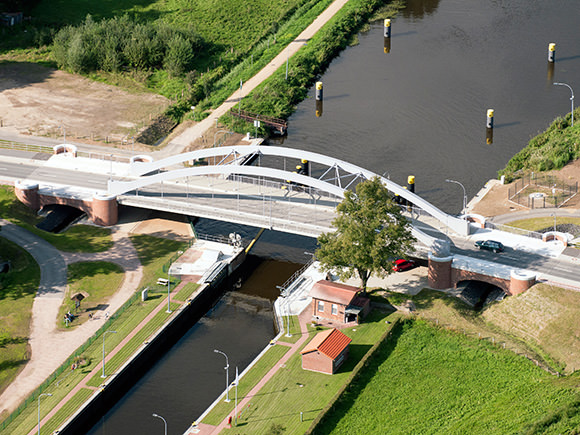Erneuerung der Brücke über den Elbe-Lübeck-Kanal, Berkenthin
