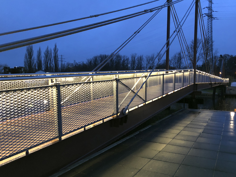 Hafenbrücke Geestacht bei Nacht